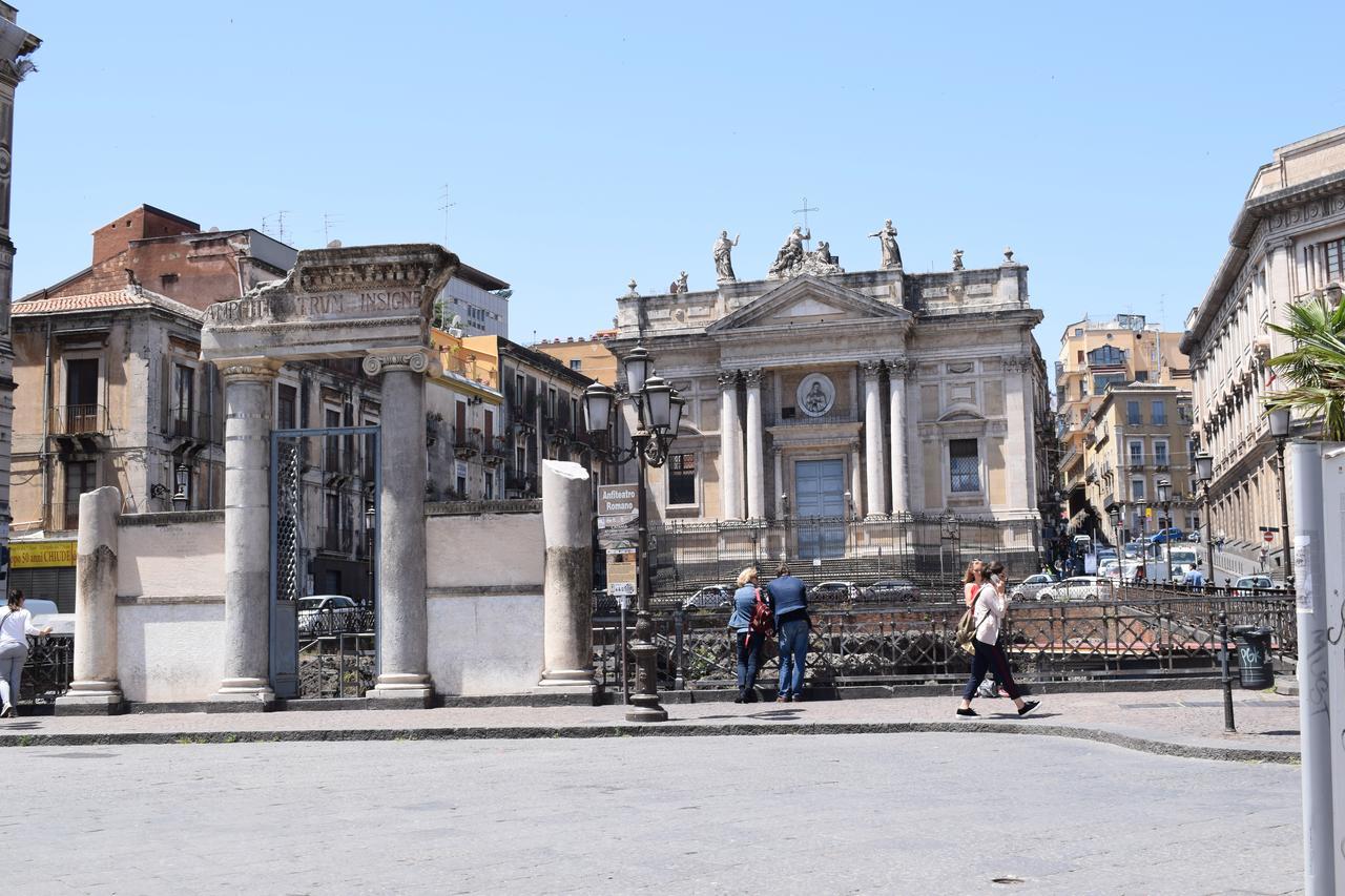 Il Cortiletto Di Piazza Verga Catania Exterior photo
